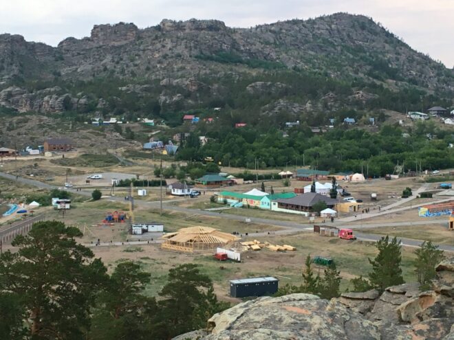 Вид на поселок Жасыбай с территории з.о. Самал