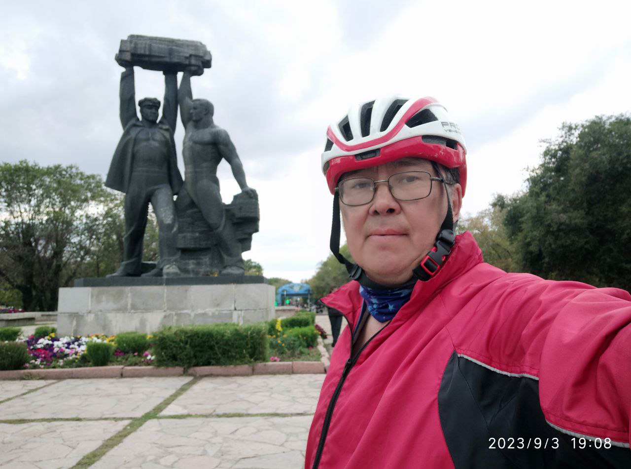 Эти двое меня на финише ждали и Саша